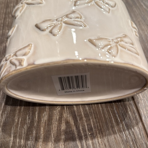 Cream Bow-Embossed Ceramic Brush Holder - Picture 4 of 5